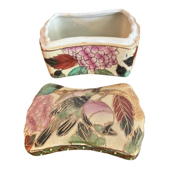 Chinese Porcelain Trinket Box 5"x3"x2.5" Pink Flowers & Birds Gold Trim Lacquer - Picture 2 of 11